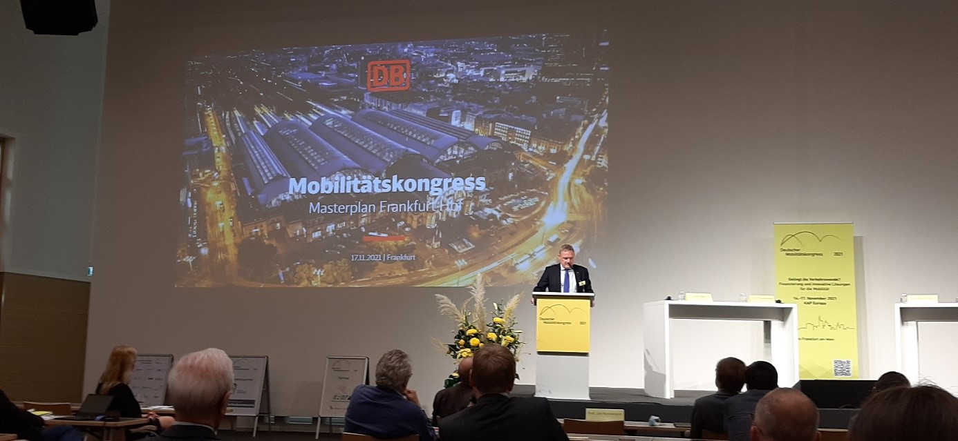 Stefan Schwinn, Leiter Regionalbereich Mitte, DB Station&Service AG