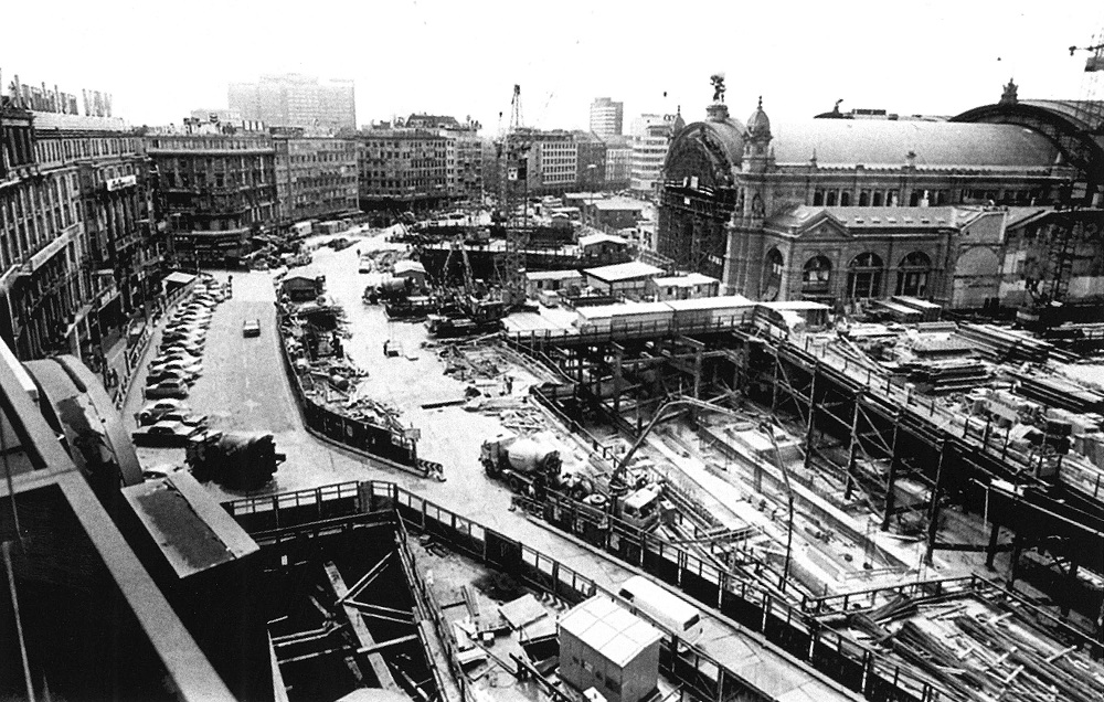 Bau der B-Ebene von 1968 bis 1988 unter dem Bahnhofsvorplatz (Bild: Archiv)