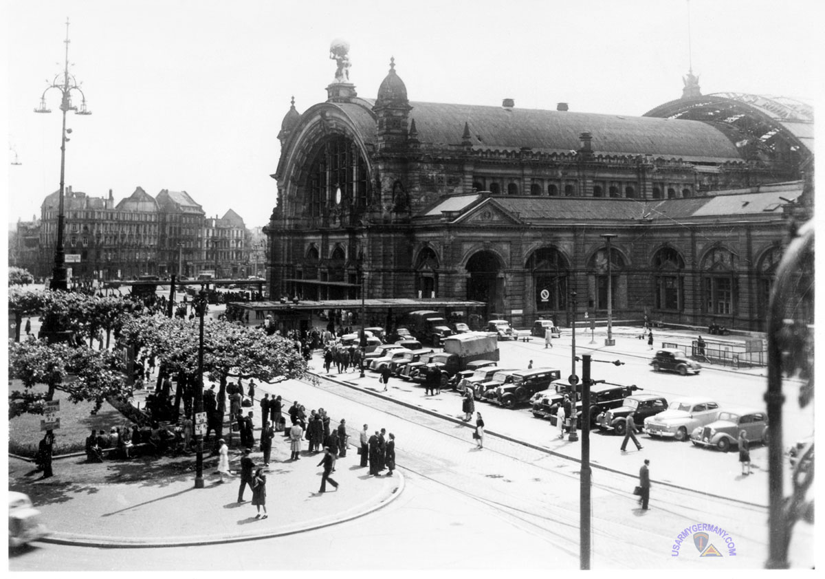 Bahnhofsvorplatz 1890